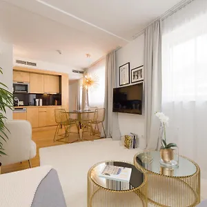 Rafael Kaiser - Premium City Centre Apartman